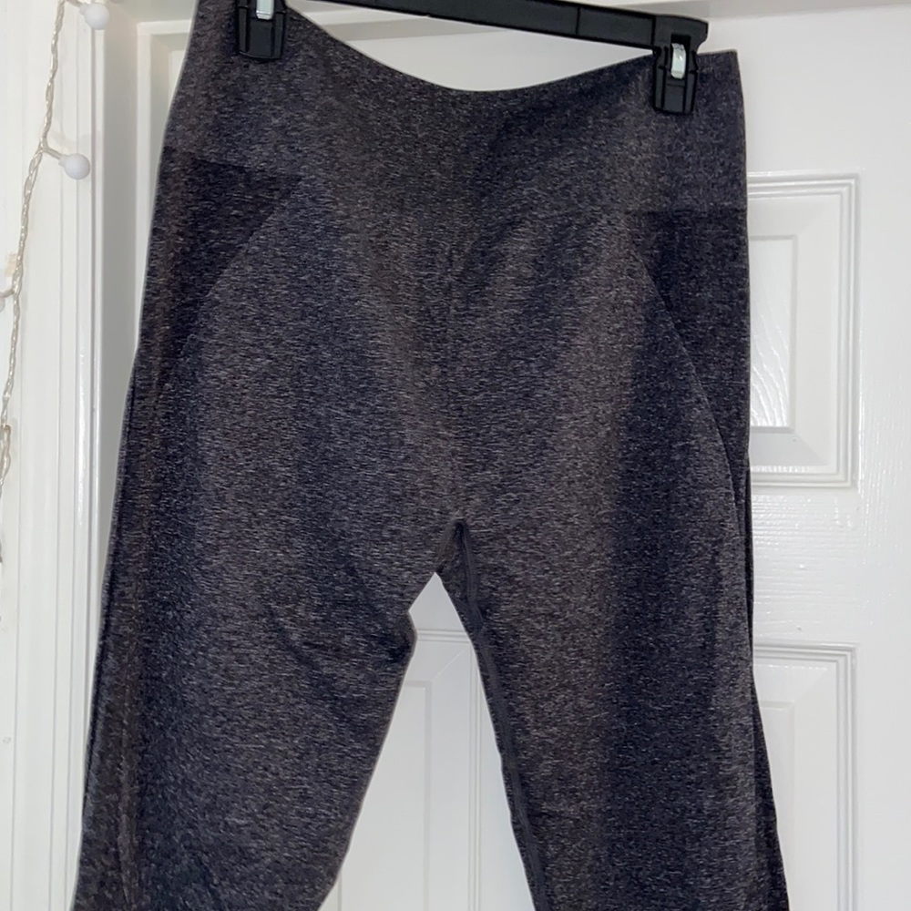 Seamless High-Waisted Mesh Leggings
